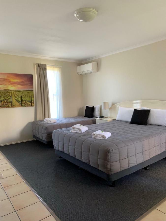 Biloela Palms Motor Inn Extérieur photo